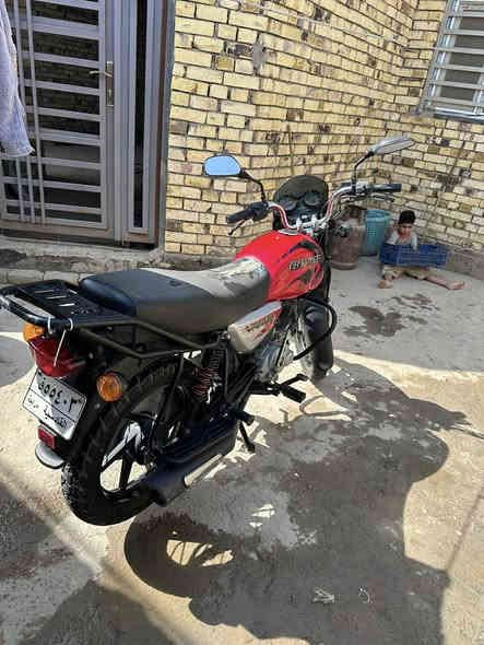 سلام عليكم 
بوكسر موديل 23 دراجة كلش نظيفة الله شاهد برغي مامفتوح بيها
مرقمة وكاملة قادسية بأسمي/ السعر مليونين وبيها مجال
العنوان الديوانية مركز المدينة 
للاستفسار ***********
