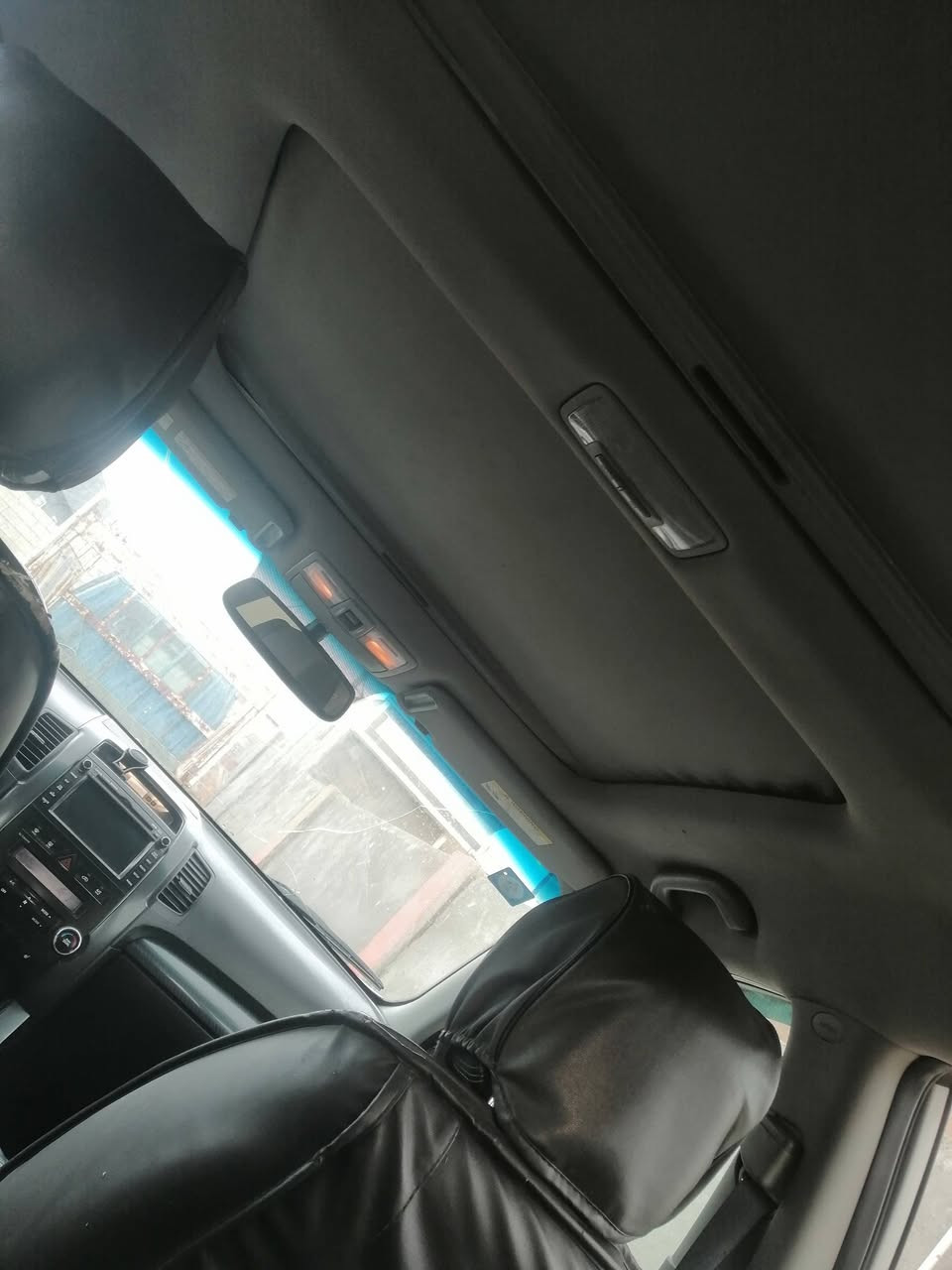 كيا سورنتو موديل 2011 محدث 2014 فول مواصفات
7 راكب 
محرك 6 V
وارد امريكي
بيها باب عكس السايق وجاملغات الامام ثنين

***********
