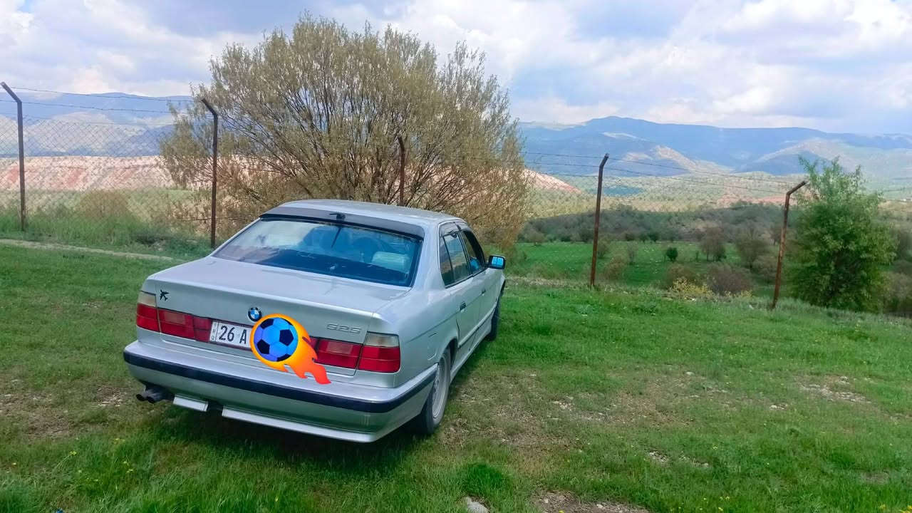 سلام عليكم
525
للبيع او مراوس
موديل 1992
كير ومكينه شرط
اوتاماتيك 
تخم تاير جديد
تبريد شرط مركزي
سنويه جديد بسمي
سعر 60 وبيها مجال
متواجد رقم الهاتف
وتساب ***********
الموشراي لا يخابر
