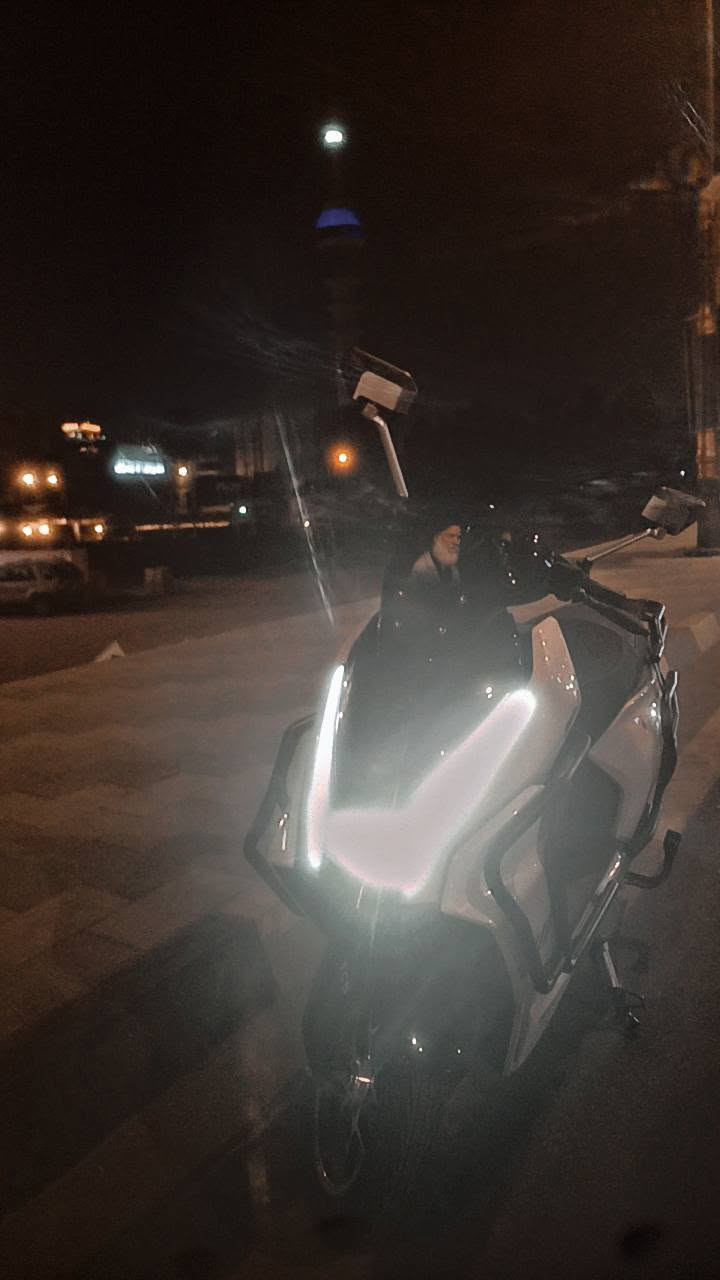 السلام عليكم... دراجه شحن دولفين فول مواصفات ...
بطاريات مسطره عدد6 

اشاير يمنه يسره 

دبل اشاره 

لايت ناصي عالي زنون 

لايت ليد 

نضام الرجوع الى الخلف 

نضام الP الوقوف بارك 

بريك امامي وخلفي هايدروليك 

نضام نادر في الدراجات الشحن هوه مانع تزحلق 
تشغيل كارت 
مفاتيح وكارتات عدد2 ويه الدراجه 
درع حمايه 360درجه حول الدراجه 

الدراجه بيها اربع سرع هي ...1.2.3.S 

الدراجه سريعة ونضيفه أمانة الله 

تجيني واذا تريد تفحصهة نروح اني وياك وافحصهة يم اي واحد ...

السعر 900 وبيها مجال للشراي 

الرقم ***********

واتساب موجود أيضاً 

اسم الدراجه دولفين
