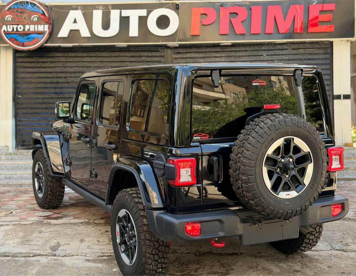 🚙Brand New 2022 Jeep Wrangler Available Now! 🚙🔥

Rubicon Exclusive Specifications:
 Condition: Brand New (Zero KM).
 Engine: 3.6L Pentastar V6 Engine (Legendary reliability and power).
 Capability (The Rubicon Edge):
 Rock-Trac® 4x4 System: Unmatched torque and control for rock crawling.
 Tru-Lok® Front & Rear Locking Differentials: Maximum traction on any surface.
 Electronic Sway Bar Disconnect: For maximum wheel articulation on rough terrain.
 Heavy-Duty Suspension: Equipped with FOX shock absorbers for superior off-road handling.
 Exterior: Rubicon hood decal, aggressive off-road tires, and steel heavy-duty bumpers.
 Interior & Technology:
 Premium leather-trimmed seats with Rubicon embroidery.
 Uconnect® infotainment system with 8.4-inch touchscreen.
 Premium Alpine® Audio System for an immersive experience.
 Advanced safety tech: ParkSense® Rear Park Assist and Blind Spot Monitoring.

📞 Claim Your Rubicon Today:
Contact us for pricing, availability, and exclusive offers: 01004444606


**إذا كنت صاحب هذا الإعلان وتريد حذفه لأي سبب، رجاءا أرسل رسالة إلى الدعم الفني**