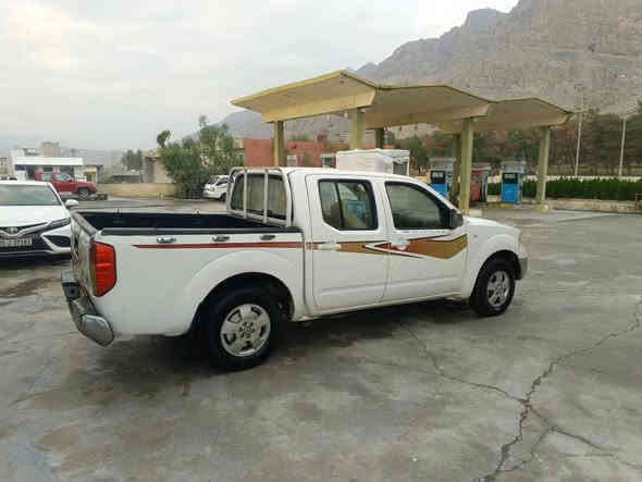 ناڤارا 2008 گير تؤماتيك 
بڕاوە رةقةم دووبارة 
گير و مةكينة بةشةرت 
ناوو زةرد 
سعرى 49 مجال 
شوين رانيه 
***********
*********** رانية
