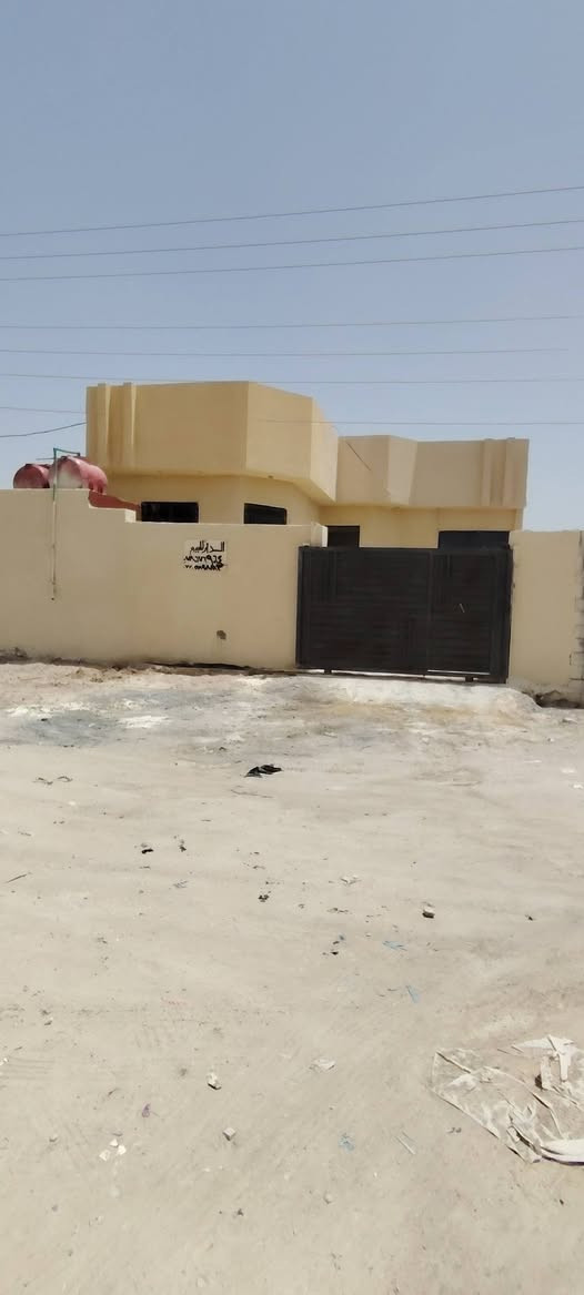 بيت زراعي للبيع بحي الندلس الزبير مساحه 250 متر متوفر خدمات ماء كرهباء للتواصل ***********
