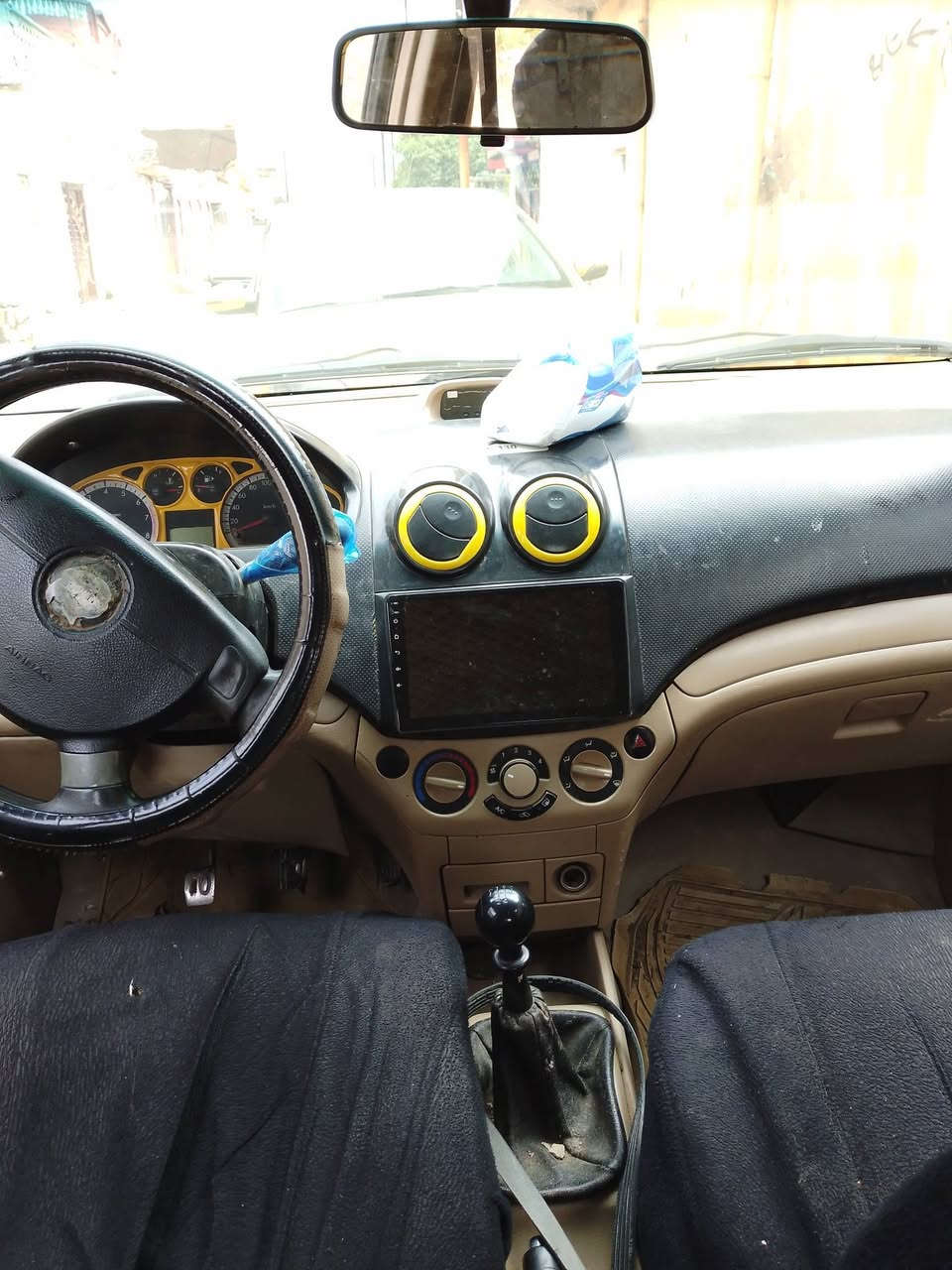 السلام عليكم اڤيو موديل 2009 كوري مكينه استره مكينه جديد ه لاصرف ولانفخ هيئه وغرامات صفر سنويه لل 2027السعر 50ورقه رقم الهاتف ***********
