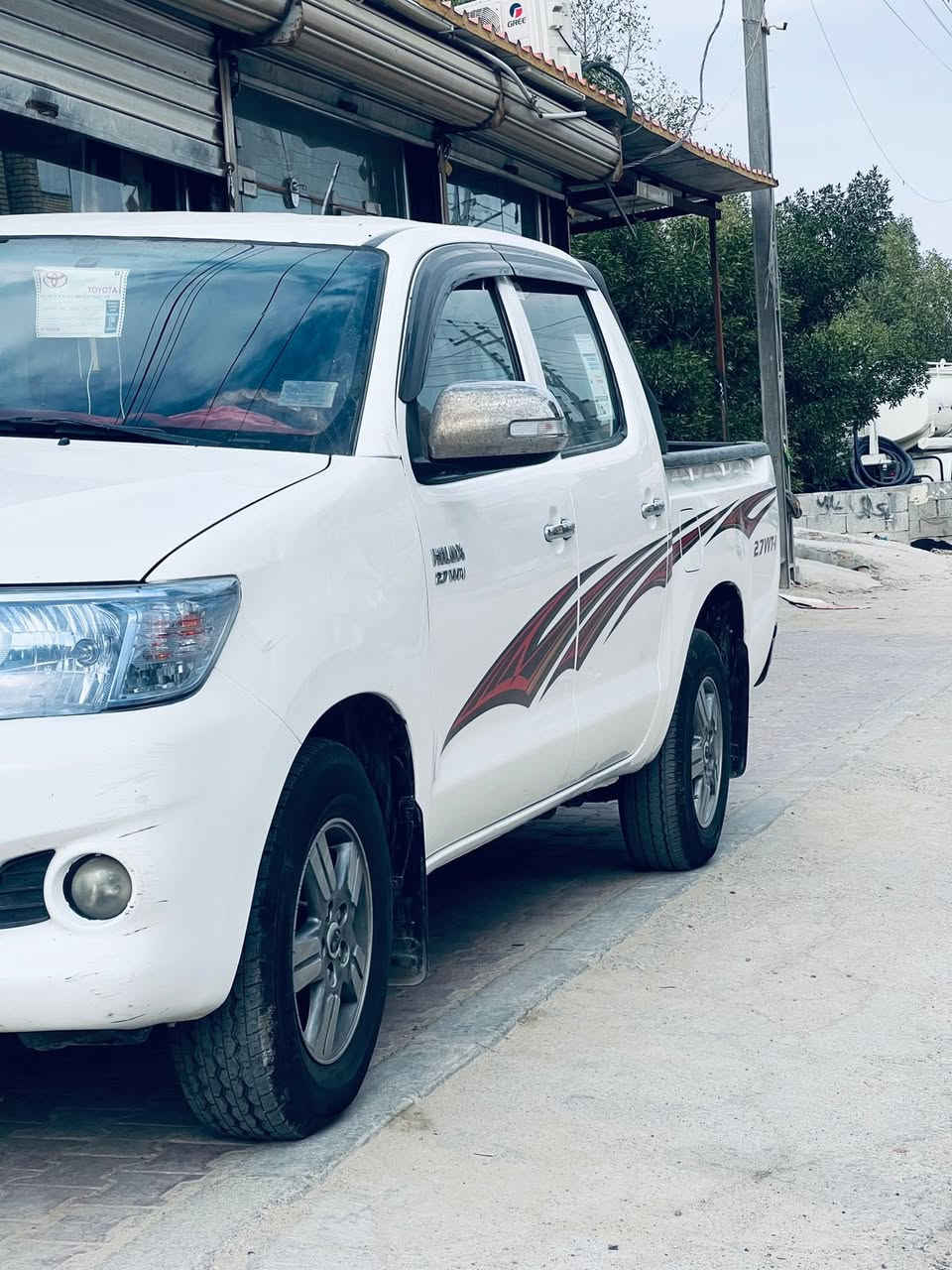 فلاونزه مديل 14مكفوله من ضربه وصبغ وتبديل  قفط باردات بيها  كير مكينه كفاله  تخم تاير جديد حداده جديده سياره بسمنه كير عادي المكان البصره مركز مدينه السعر 178 مامتواجد ع النت ‭

‭0782 559 3133‬
