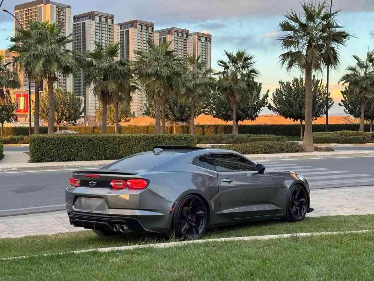 𝟐𝟎𝟐𝟏 𝐂𝐇𝐄𝐕𝐎𝐋𝐄𝐓 𝐂𝐀𝐌𝐀𝐑𝐎-𝐑𝐒 𝐑𝐄𝐃𝐋𝐈𝐍𝐄

شوفرليت كمارو (RS-REDLINE) موديل : 2021

السعر : 198$

رقم اربیل تحويل وكالة نفس اليوم

عدد المسافة : 41.000 الف

حجم المحرك : 3.6L V6 (6,سلندر)
 
ملاحطة السيارة : فقط جاملغ و ربع صبغ 

بدون دواخل بدون ارباكات 

المواصفات (𝐑𝐒-𝐑𝐄𝐃𝐋𝐈𝐍𝐄)
‎‏‎
فـــول فـــول مـــواصفـــات 1/1

دواخل اسود+احمر بيلادي
فتحة سقف سلايد
اكتف كـــــزوز
داتــــــاشــــــو
كيج الـــكترونـــي 
داخل ليد 28 اللوان بيلادي
شاشة كبيرة ليد بيلادي 
سستم سماعات 𝐁𝐎𝐒𝐄
كاميرا خلفي
كاميرا سقف
مراية كاميرا
بصمة ابواب 
بصمة تشغيل 
تشغيل عن بعد(𝐑𝐄𝐌𝐎𝐓𝐄 𝐒𝐓𝐀𝐑𝐓) 
هاند بريك بصمة
تحديد سرعة
تحديد مسار
نقاط عمياء
رادار امامي
رادار جانبي
رادار خلفي
حساسات امامي
حساسات جانبي
حساسات خلفي 
تحكم ستيرن
ستيرن هيتر
كشنات جلد
كشنات كهربائي 
كشنات خزن+ميموري
كشنات تبريد
كشنات هيتر
لايتات 𝐋𝐄𝐃 ليد عدسة زينون بيلادي
بكلايتات 𝐋𝐄𝐃 سموك بيلادي
ويل كروم 

وبعد هواية مواصفات…
‏‎
تفاصيل اكثر الاتصال علی ارقام التاليه ‏‏

WhatsApp - Vibir

☎️ ***********

☎️ ***********

عنوان📍اربيل فرع ناقلات
‏
معرض كاليفورنيا كارس CALIFORNIA Cars

‏
