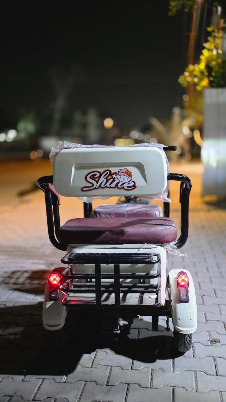 للبيع دراجة كهربائية نظيفة جداً
نوع: ثلاثية (مريحة وثابتة)
حالتها: شبه جديدة (بعدها نايلون عليها)
بيها سلة أمامية وخلفية
مناسبة للتوصيل أو الاستخدام اليومي
بطارية قوية وتمشي مسافة زينة
شكلها مميز ومرتبة 👌
💰 السعر: ٨٨٠
📍 الموقع: [بغداد قضاء الحسينيه]
📞 للتواصل: ***********
متواجد فقط واتساب .
