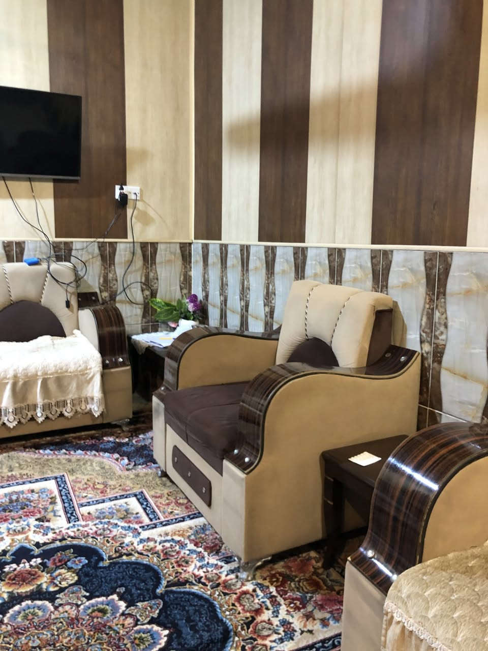 السلام عليكم تخم للبيع مثل ماموضح بلصور نضيف السعر 375 وبي مجال وتدلل رجاءً الموشراي لايضل يتفلسف ويصير ابو العريف الرزق على الله واشكال بلسوك المكان ديالى المقدادية شهربان حي العسكري..


**إذا كنت صاحب هذا الإعلان وتريد حذفه لأي سبب، رجاءا أرسل رسالة إلى الدعم الفني**