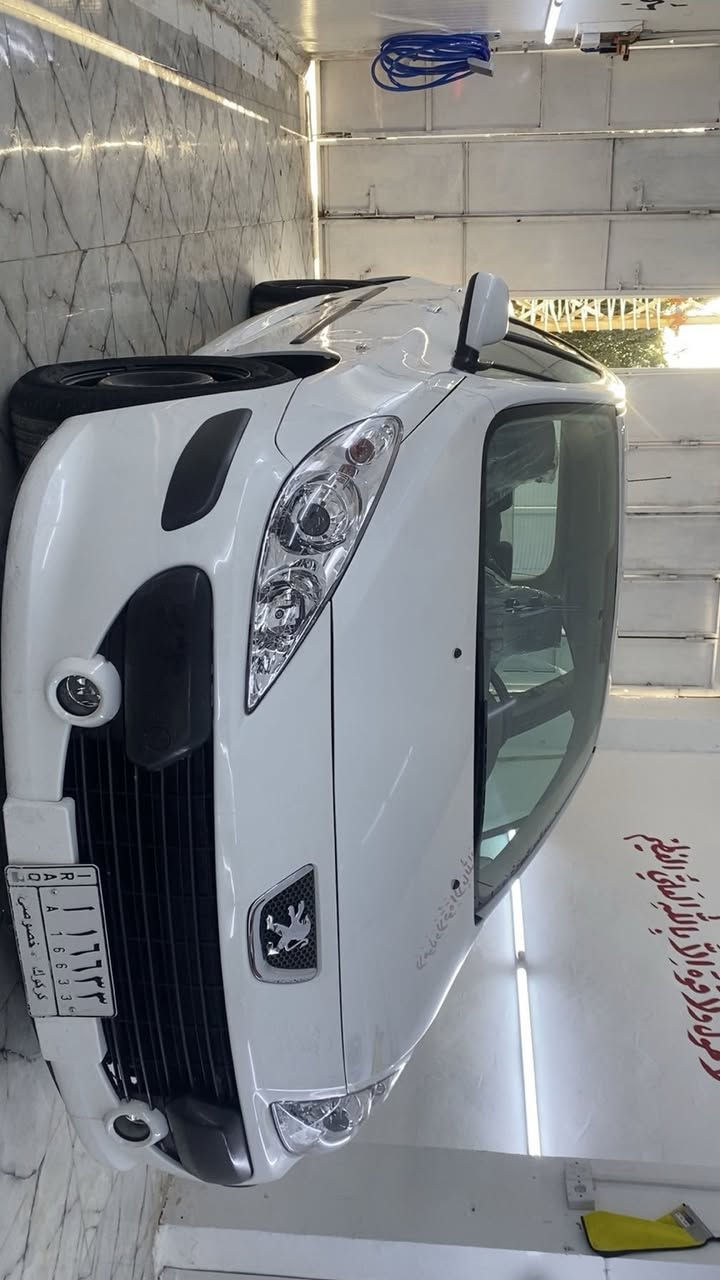 بيجو للبيع موديل ٢٠٠٦  ابيض
محرك
كير 
صدر تبريد 
تدفئه  
دفتر بانزين  
بشرط  
لا يوجد اي نقص بسياره الكل بشرط 
 هلال بيها صبغ مع دوسه  صفحه واحد 
سعر63 
عنوان كركوك 
رقم تلفون***********
