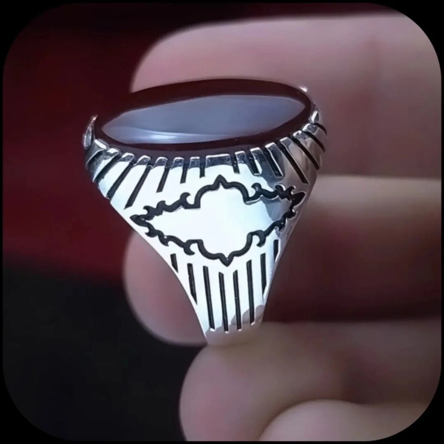 تصاميم تخطف الانظار 💫
لأن التفاصيل تصنع الفرق 👌
نقدّم لكم خاتم فضة عيار 925 بتشطيب راقي ولمعة تدوم، تصميم يجمع بين الفخامة والبساطة ليليق بكل إطلالة.
✔️ خامة فضة أصلية
✔️جملة-تجزئة
✔️ تصميم مميز يناسب جميع الأذواق
✔️ مناسب للاستخدام اليومي والمناسبات
✔️ خيار مثالي كهدية راقية 🎁
✔️للتواصل والطلب  معنا عبر الواتس اب 
#عقيق_عقيق_يماني_خواتم_عقيق_عقيق_كبدي_عقيق_احمر_احجار_كريمه_تراث_يماني_حجر_العقيق
#اكسبلور_اليمن_العراق_السعوديه_الاردن_الكويت_الامارات_عمان_سوريا_المغرب_الجزائر_تونس


**إذا كنت صاحب هذا الإعلان وتريد حذفه لأي سبب، رجاءا أرسل رسالة إلى الدعم الفني**