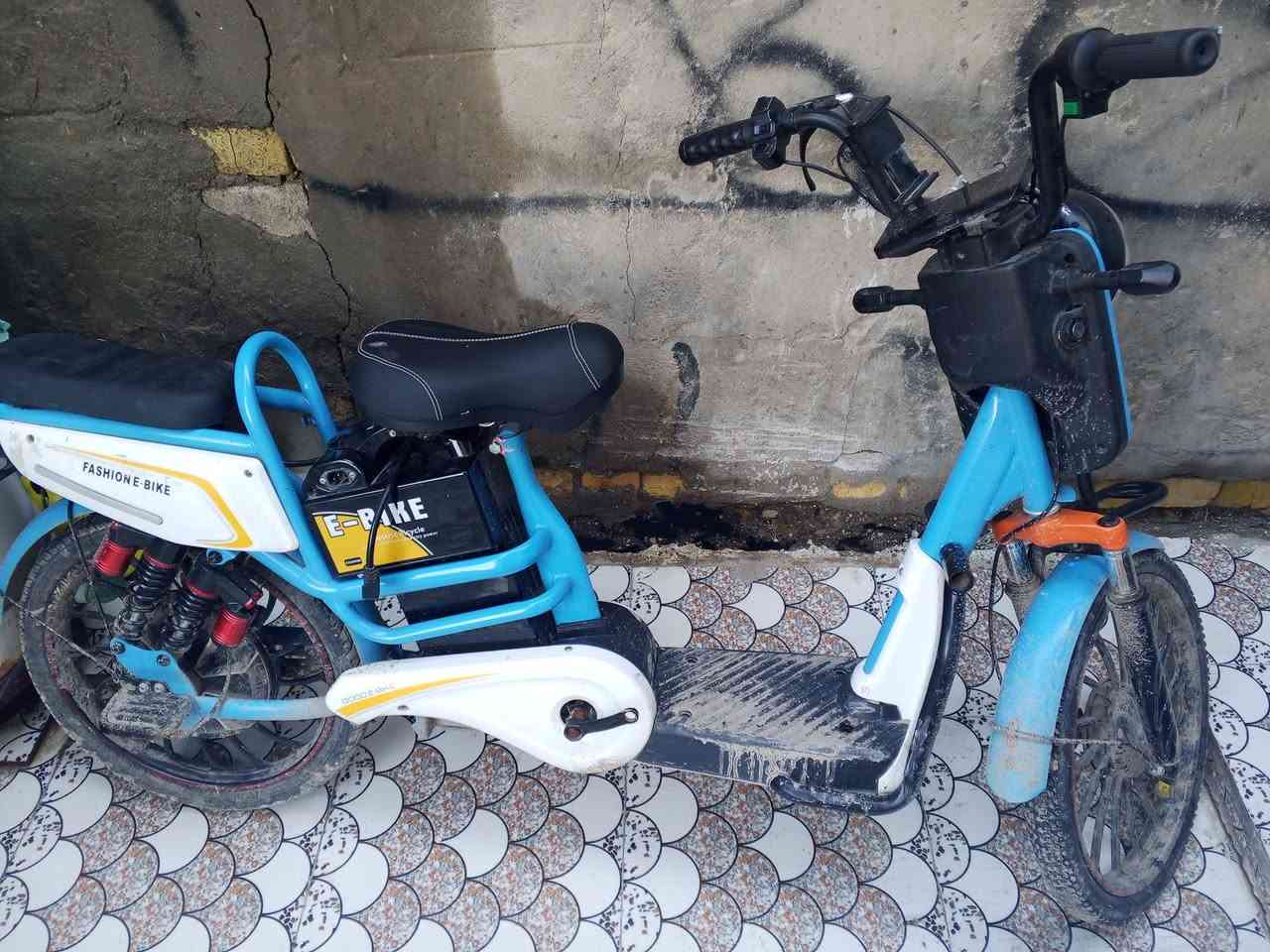 لبيع بيهه بس شاشه طاكه وتشتغل وخلل بسيط بوايرات مكاني بابل الهاشميه
تواصل خاص


**إذا كنت صاحب هذا الإعلان وتريد حذفه لأي سبب، رجاءا أرسل رسالة إلى الدعم الفني**