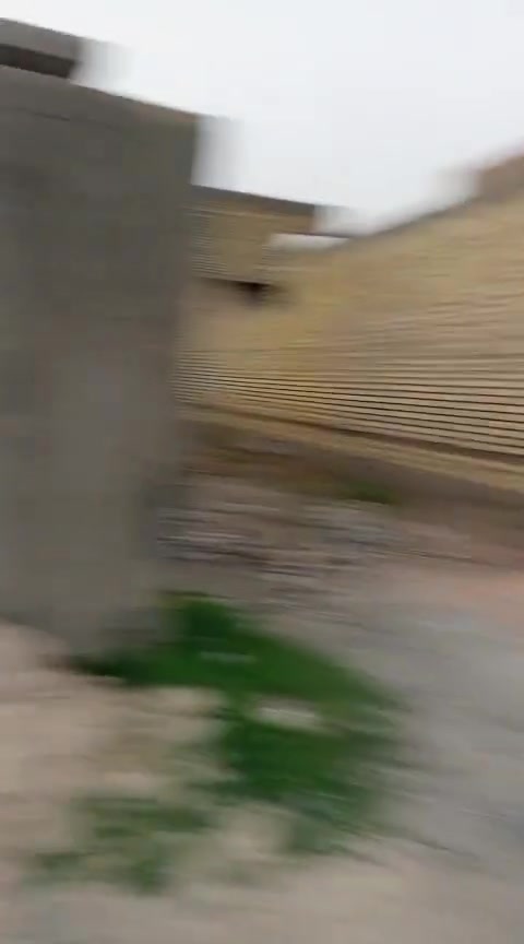 بيت للأيجار 100متر بي نقوصات قليله تمكل بيوم واحد ***********
