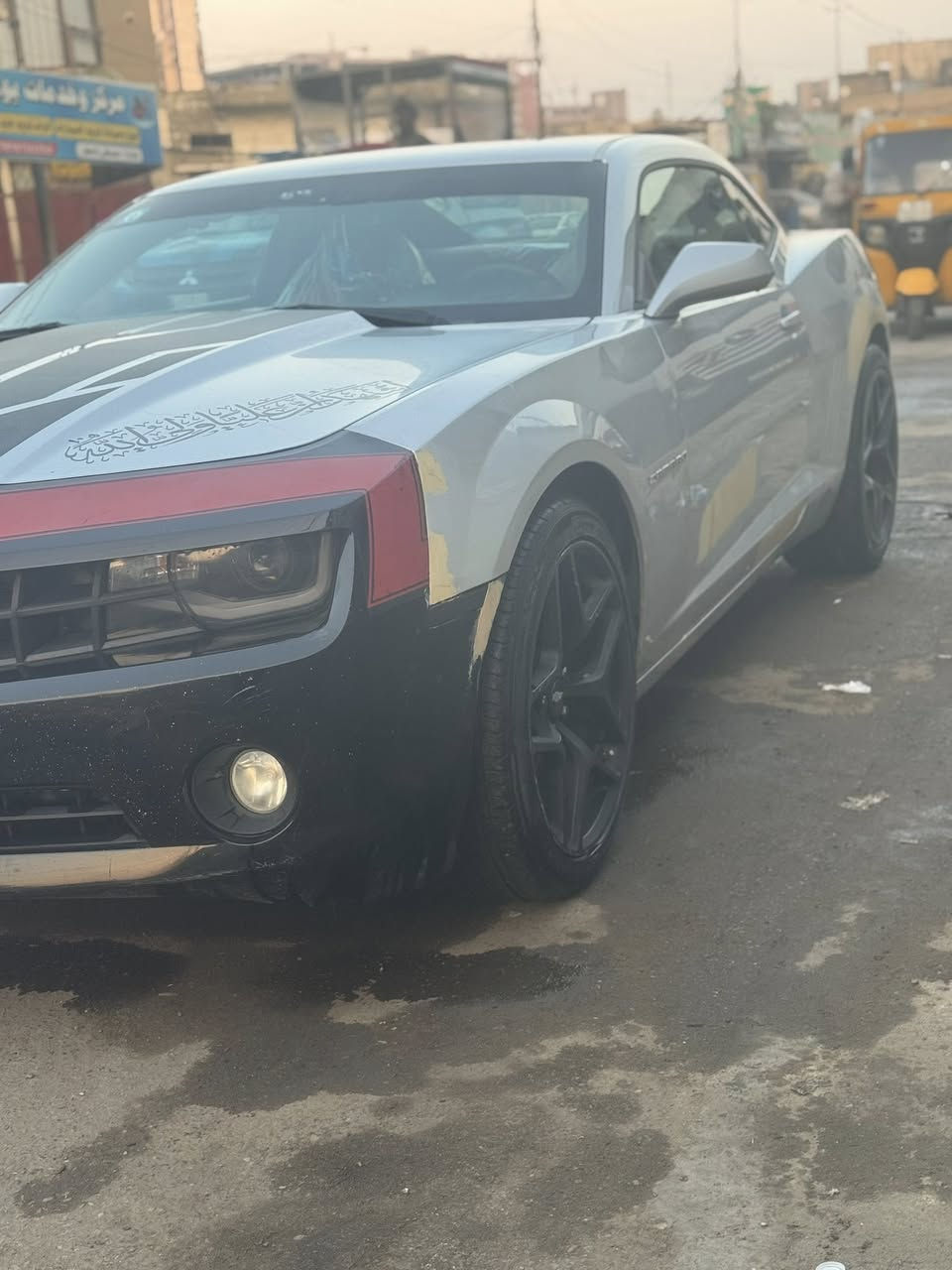 السلام عليكم كمارو 13 فول موصفات 2 lt
كيجات يم الكير 
غرفه جديده تفصال مو تلبيس 
داته شو 

شاشه اعطال 

شفتات كير بلستيرن 

شاشه جيبره مع كامره بلاديه 

سماعات بوستن 

فتحه 

تايرات 2 سايز

كشنات كهرباء 

تبريد ثلج غاز جديد 

صدر خلي جديد بلكامل حتى بوش مال فريم ممه مبدلات 

الامامي حلو 

مكينه خير من الله 

الكير بي تئخير بل D او R اقل من أربع ثواني بس التنميره مابيها اي مشكله والشلعه تشك الكاع 

السعر 88 بي مجال بسيط مكاني بغداد العلاوي 

فدوه الشراي يتصل او تعال ودلل والله السياره مال جناي مو بياع شراي صرفت عليه من كل كلبي 

***********
