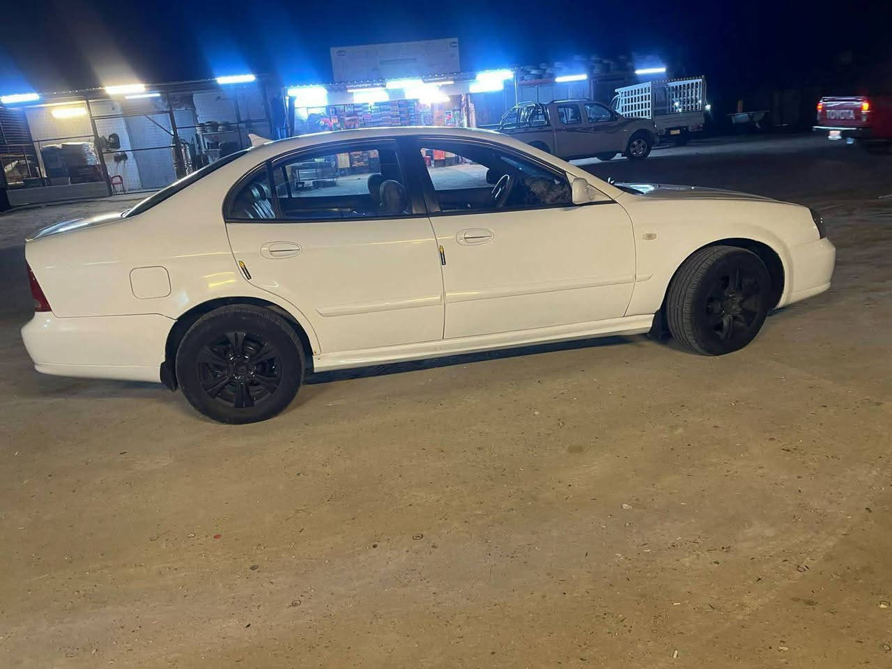 شوفر ابيكا 2006 جاهزه من كلشي 
حداديه تخم تاير محرك خير من الله 
السعر 40 وبيه مجال 
مكان الديوانية قضاء الدغاره 
***********
