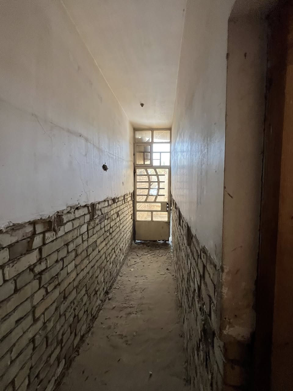 دار للبيع
المساحة ١٠٠م ٥*٢٠

العنوان :حي الكوفة/شارع الصورة -الجهة اليسرى - فرع اسواق ادم

بناء طابق واحد

للاستفسار الاتصال على الرقم ***********
