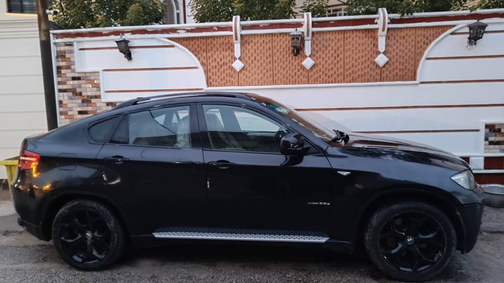 بي ام X6 مديل 2008 رقم دهوك الماني 
 فول مواصفات 1/1 فتحه .. بصمه 
كشنات جلد كهرباء ..شاشه لمس
تحكم استيرن جهتين 
محرك كاز سياره ديزل اترايه كلش حلو
السعر 115ورقه بيع أو مراوس حسب القناعه 
 استفسار أكثر اتصال على الرقم *********** بغداد, العراق
