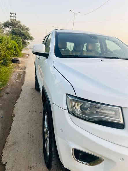 جيب موديل 2014 خليجي 
مواصفات لمتدد فول 

كشنات كهرباء 

جكات

كشنات جلد بيجي 

كشنات تدفئه 

ستيرن كهرباء 

ستيرن تدفئه 

تحكم ستيرن جهتين +

شفتات 

كير طيارة 

شاشه كبيرة + كامرة دوارة 

صندوك كهرباء 

فتحه سقف طكتين 

لد نهاري لايت زنون 

10 سماعات 

تشغيل عن بعد

ماشية 96

هزة وفحص وسنوية كله جديد 

تخم تاير جديد 

حدادية كله جديد 

السيارة جكات

رقم بغداد بسمي

السعر 265 وبيها مجال 

***********
