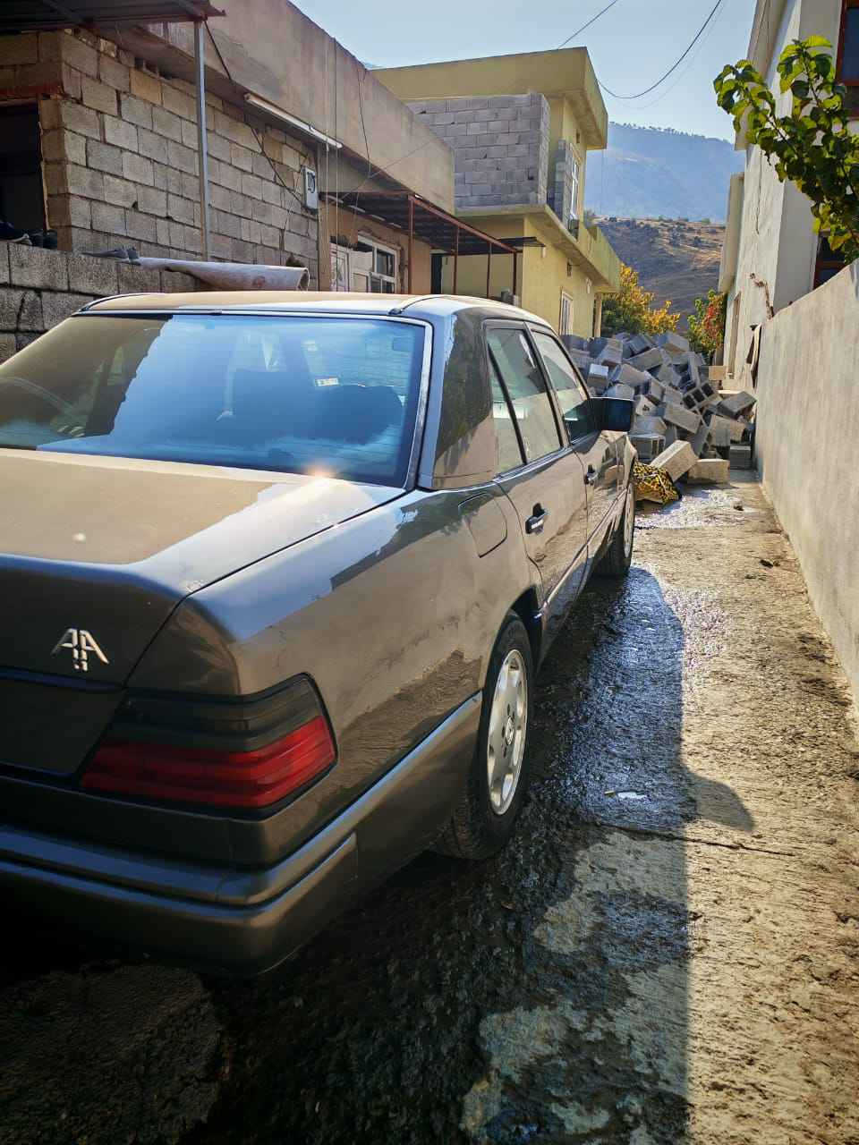 مارسیدس دب مودیل 1986 صبغ عام جمالی محرك 2.5 دیلکو دواخل جدید سنویە جدید حد 2029 رقم صاحب سیارە *********** سوران, أربيل
