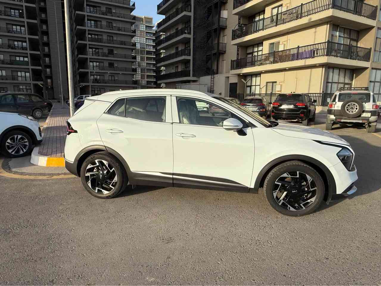 سبورتج ٢٠٢٣خليجيه ماشيه ٣٤ الاف كفاله عامه
شركه دوليه بعدها بل ضمان
بصمه مري شفط 
شفتات 
كشتات مخمل 
رقم بغداد لون ابيض 

مواصفات السياره  نص فول محرك ٢٠٠٠

مكان السياره بغداد حي الجهاد مجمع السلام السكني 

بلنسبه للسعر اتصل بيكم خير وتدلل  ‭***********

*********** بغداد, العراق
