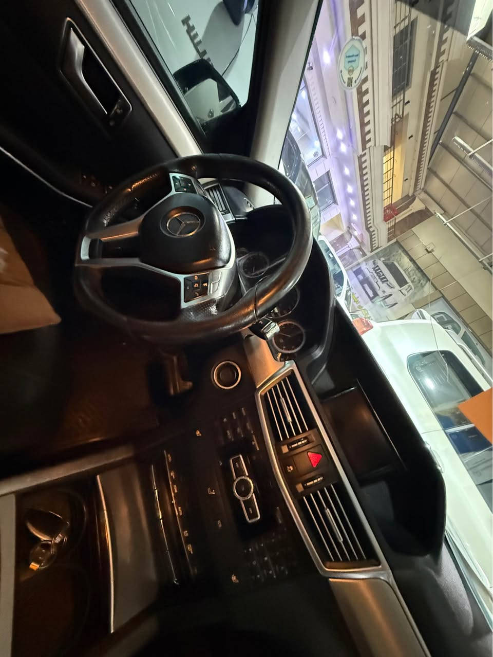 مودیل 2013 رەنگی رەش E200 کوشین سارد و گەرم کوشین کارەبا کوشین جلد ناو رەش لایت عدەسە 5 ویلکەپ بیلادی مەکینە سوپەر لە هەموو لاشەی تەنها بستەک قەلەم کاری هەیە
موديل 2013 لون اسود E200 كوشن بارد + حار كوشن كاربا كوشن جلد محرك سوبر فقط واحد مكان ضغير تكحيل 
واتساب *********** أربيل, العراق
