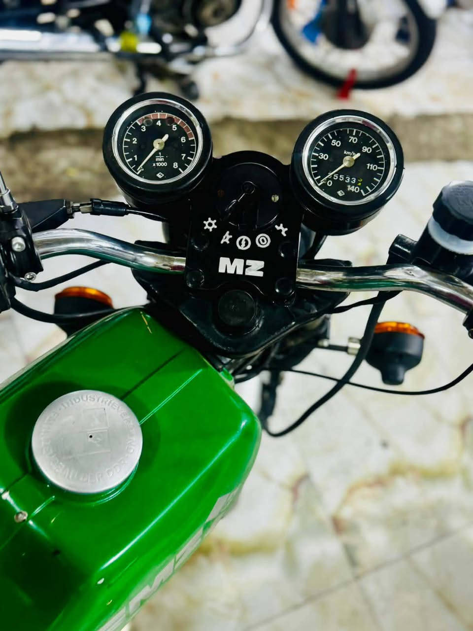 سلام عليكم من رخصت مدير الكروب المحترم دراجه Mz82 للبيع كصه ثنين 2 لحين بل خشم فقط اي نقص مابيها الاستفسار ***********
