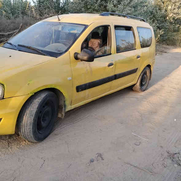 السلام عليكم رينو لوكان ٢٠١٠
باسمي  ابيعها عله وضعها سعر ٤٣ للاستفسار اكثر مراسله الصفحه او الاتصال على الرقم التالي ***********
