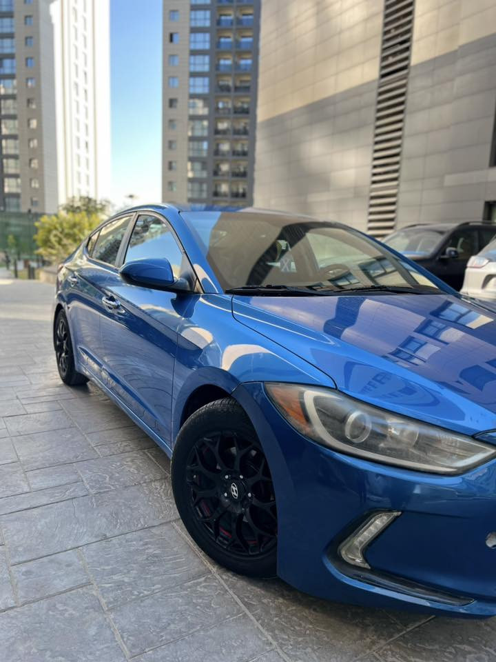 السلام عليكم
النترا ٢٠١٧ للبيع 

وارد امريكي حادثهة خلفي باب خلف السايق وجاملغ وشويه من صندوك  

محرك ٢٠٠٠ دوش

تحكمات ستيرن 

٣ وضعيات قيادة ( ايكو - نورمل - سبورت )

شاشه مثبت سرعه 

لايتات زينون

السعر ١٢٢

مكان السيارة بغداد حي الجامعه

***********
