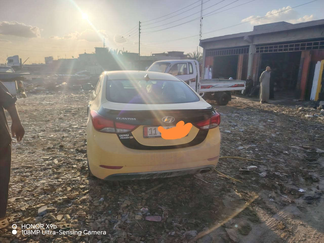 السلام عليكم موديل 16 مكينه 2000 فول مواصفات ما عدا الفتحه السعر 95 وبيها مجال حك الجيه  مكانها بغداد النهروان *********** سياره جاهزه ما تصرف عليها الف كبل لشارع
