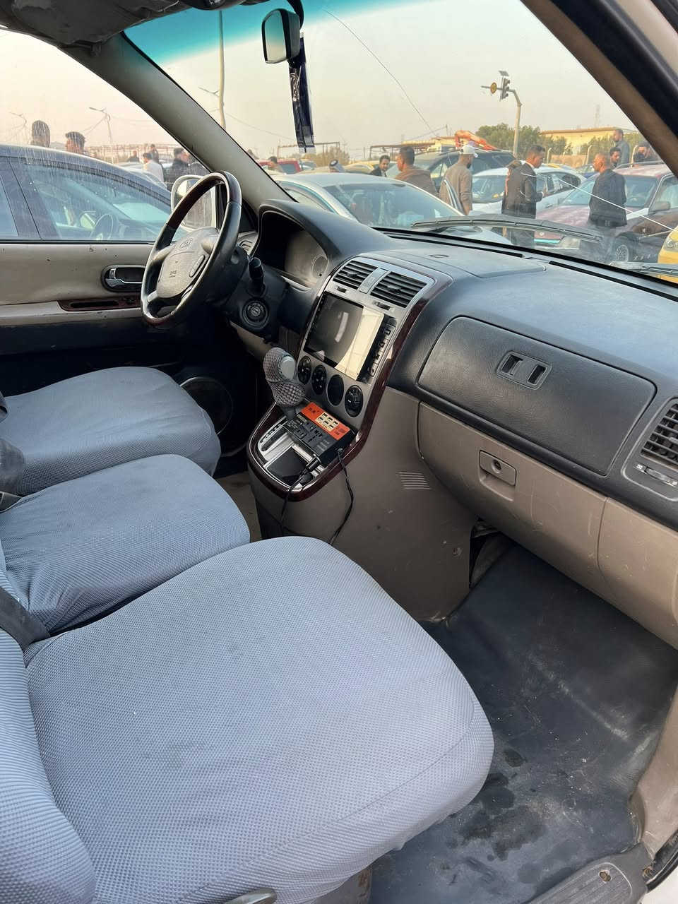 السلام عليكم 
كياكرنفال موديل2000محدثه2005
كاز طرمبه مكينه وكير وحداديه 
كهربائيات تخم تاير سياره جاهزه من كلشي 
***********
