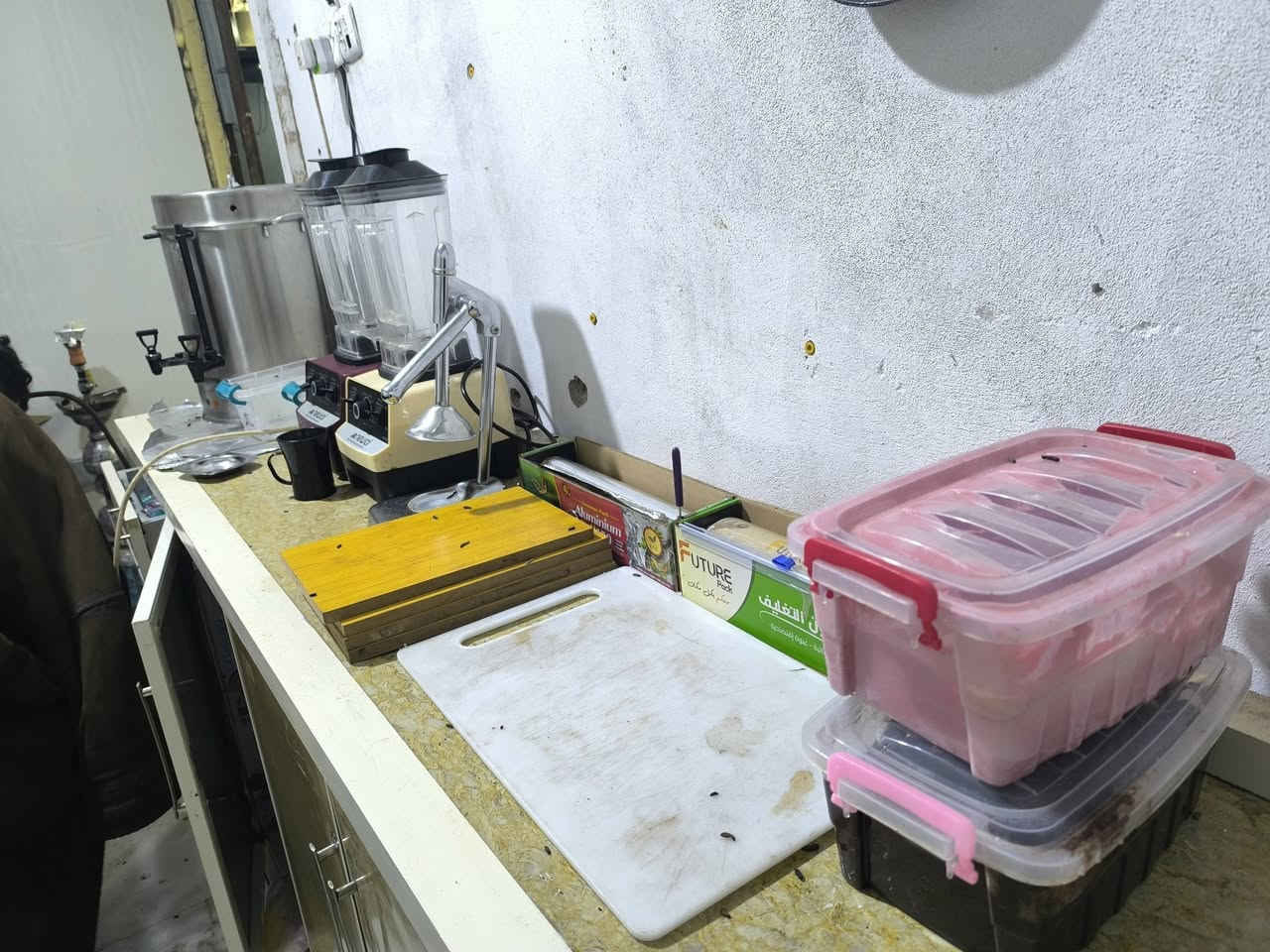 السلام عليكم اغراض كفتريا كامل للبيع 

ميوزه فصال حديد على ايدي سعر 50الف 
خلاطات اخو الجديد 35الف  الواحد
 كراسي   اخو الجديد على 10 الف 
سماور جاي   ب60 الف
شوايه همبركر كهربائي 40 الف
نراكيل طه + الماني. ب35. الف القطعه 
 صوبات كهربائيه الوحده ب10 الف
طخم قنفات خشب عراقي( كرويتات)  نضيف  150
 الف 

ميز بليارد  نظيف   مع سيت كرات وكيوبين وجوكات وكامل ملحقات ب250 الف 

تشكيله ادوات مطبخ كلشي بسعرو

العنوان قرية بدريه طريق دهوك

*********** اتصال وتساب
