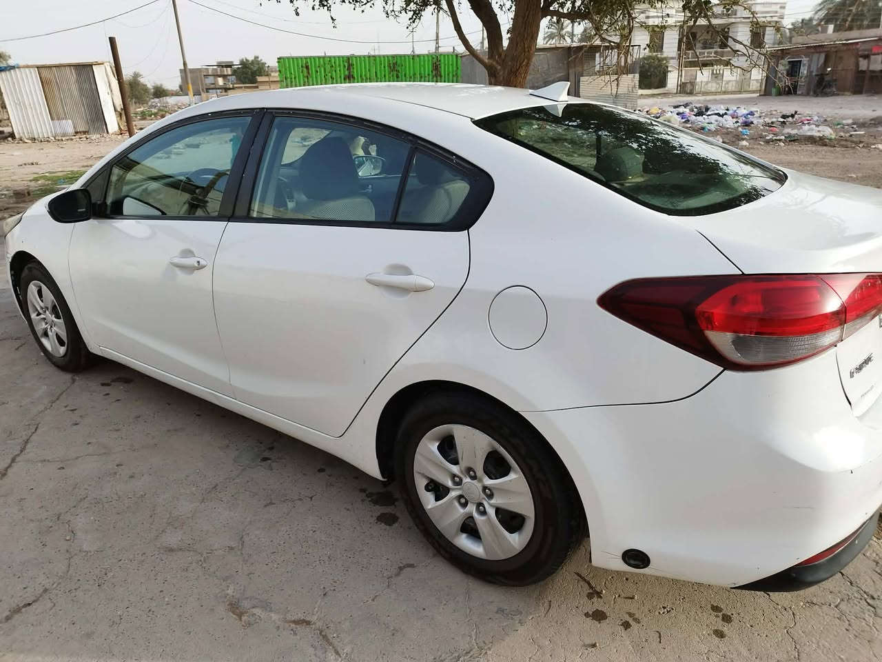 السلام عليكم 
فورتي موديل 2017 وارد امريكي ليبل واحد صبغ جاملغ وبنيد فقط بدون تبديل بدون ايرباك وبدون دواخل السيارة ماشية 118 ميل محرك 2000 دوش تخم تاير وباتري جديد بيه منظومة غاز بعده بالضمان مدوشمة ارضية وكشنات وصندوك السونر مرفق بالصور رقم اربيل السنوية لسنة 2028 ورقم دولي بأسم صاحب السيارة تحويل او وكالة بدون مراوس فقط بيع السعر المطلوب 117$ وبيه مجال للشراي للأستفسار  ***********
مكان السيارة بغداد ابو غريب
