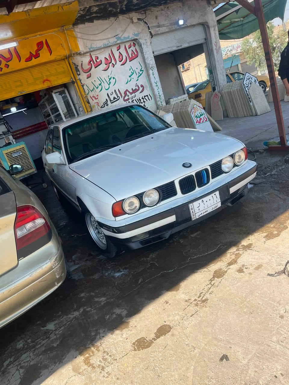 بي ام 520فل
رقم نينوى 
تبريد بلادي ثلج
ما بيها اي ضربه 
بدون صبغ
كير عادي
سياره جاهزه
ب٥٥وبيها مجال
***********
