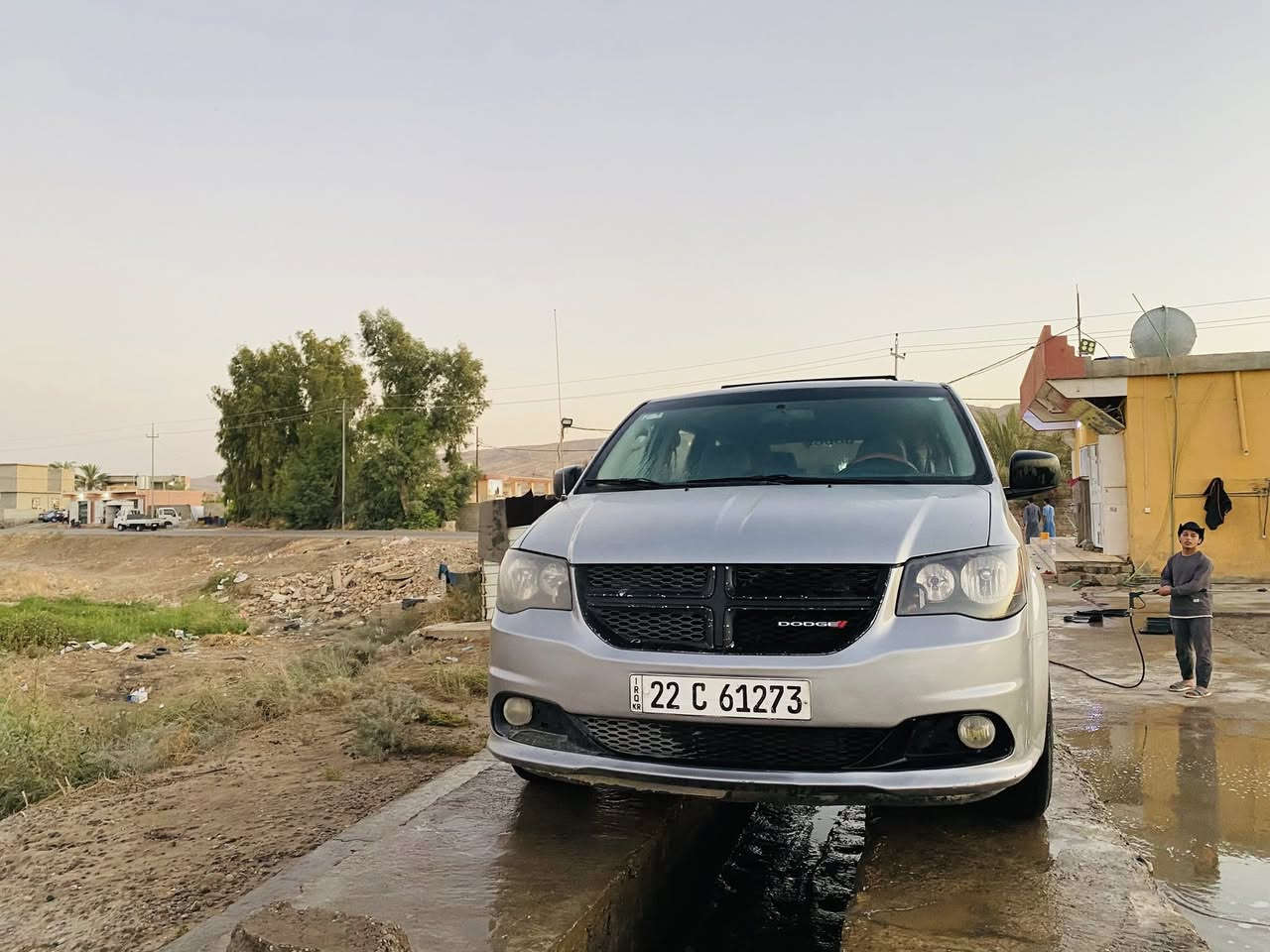 السلام عليكم  بيع مستعجل
دوج كرفان 2018 رقم اربيل باسمي 

السيارة كلين ضررها شخوط 

بارد جاملق خلفي جهة السكن 

كما موضح بالصور 

صدر جديد محرك جديد كير جديد تخم تاير جديد 

صلاح الدين / بيجي / المسحك 

160 بيها مجال  للشراي

***********
