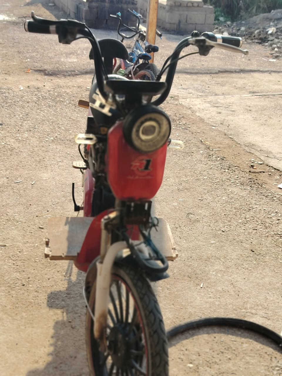 بايسكل شحن متروك صار هواي ماعرف شبي والله ابيع كوم حديد
سلمان باك المدائن
***********
