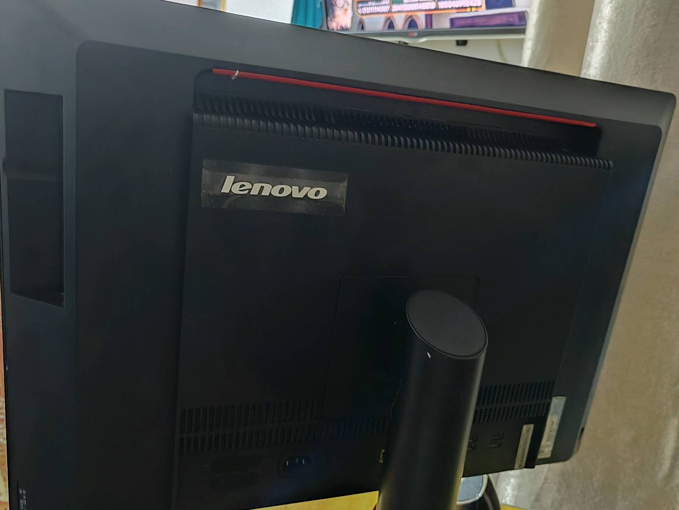 حاسبه هيه شاشه وكيس Lenovo موديل Think certer 
 سماعات منها وبيها واي فاي قرص DVD مع ماوس وكيبورد
 m92z حجم شاشه screen size 23 FHD  
Core i5-3470s @2.9GHZ رام 4GB DDR3 
هارد 128 GBSSD
قابلات للتطوير
☐ السعر 175الف وبيها مجال بغداد الجديده ***********