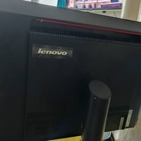 حاسبه هيه شاشه وكيس Lenovo موديل Think certer   سماعات منها وبيها واي ...