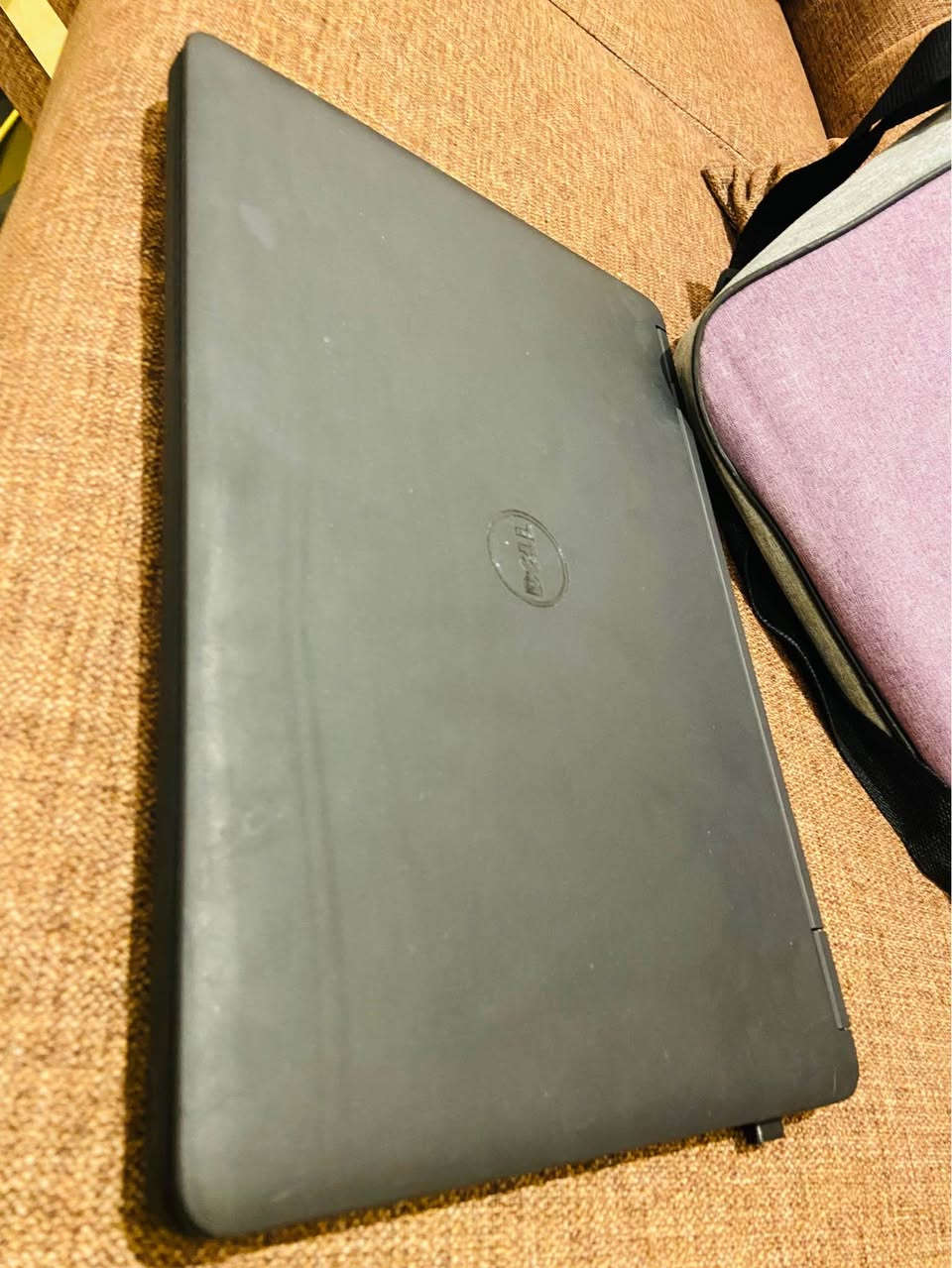 DELL LATITUDE 5450
• حجم شاشة 14
• معالج كور اي سفن جيل خامس ci7 5th
• رام 16g
SSD 256GB هارد •
•كرت شاشه خارجي نفيديا 2G nvidia بالإضافة الى داخلي 4g
•باتري ليثيوم يوفر ٣ ساعات ( ضمان يوفر ساعة فما فوق)
•كيبورد عربي انكليزي
ومنفذ USB3 عدد ٣
SD CARD منفذ •
•اتش دي مباشر
AUX منفذ •
• منفذ ايثرنت LAN
ملاحظة 📝 :بس التاج باد بي مشكله بسب نقص تعريف ما عرف احل مشكلته بس مستخدم ماوس وياه وطبيعي ما وجهت مشكله بغداد, العراق


**إذا كنت صاحب هذا الإعلان وتريد حذفه لأي سبب، رجاءا أرسل رسالة إلى الدعم الفني**