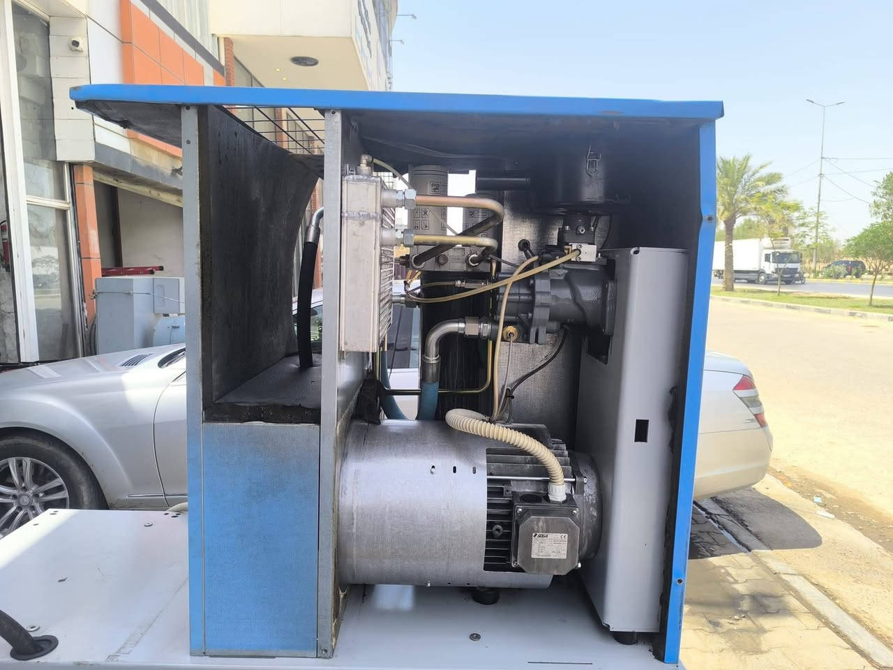 🔧 المنتج: كومبريسر هواء 15 حصان
⚡️ الموديل: MARK MSA11 340 D
⚡موديل 2006 
⚡ضغط 13 بار
⚡حوالي 2.3 متر مكعب / دقيقة

📍 العنوان: حي القادسية – خدمي شارع الصب – مقابل معرض النجف الدولي
📞 للاستفسار: ***********
