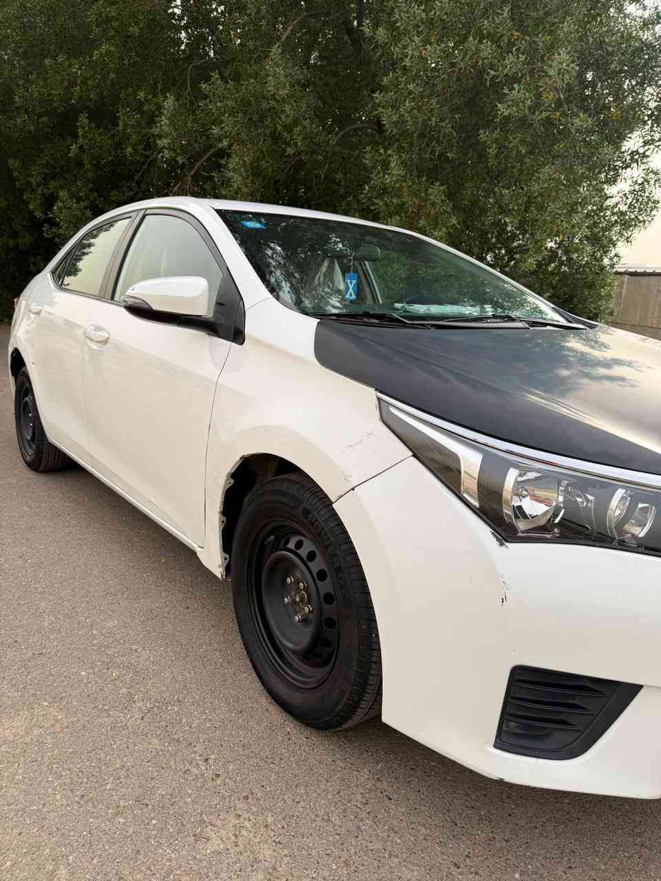 سلام عليكم كورلا خليجي 2015 بيها قطع صبغ فقط بنيد مبدل محرك 1600 كير ومكينه مكفول سيارة نظيفة  سياره بدون ارباك 
تخم تاير  وحدادية نظيفة ماتصرف عليها كلشي 
بسمي رقم الهاتف ***********
