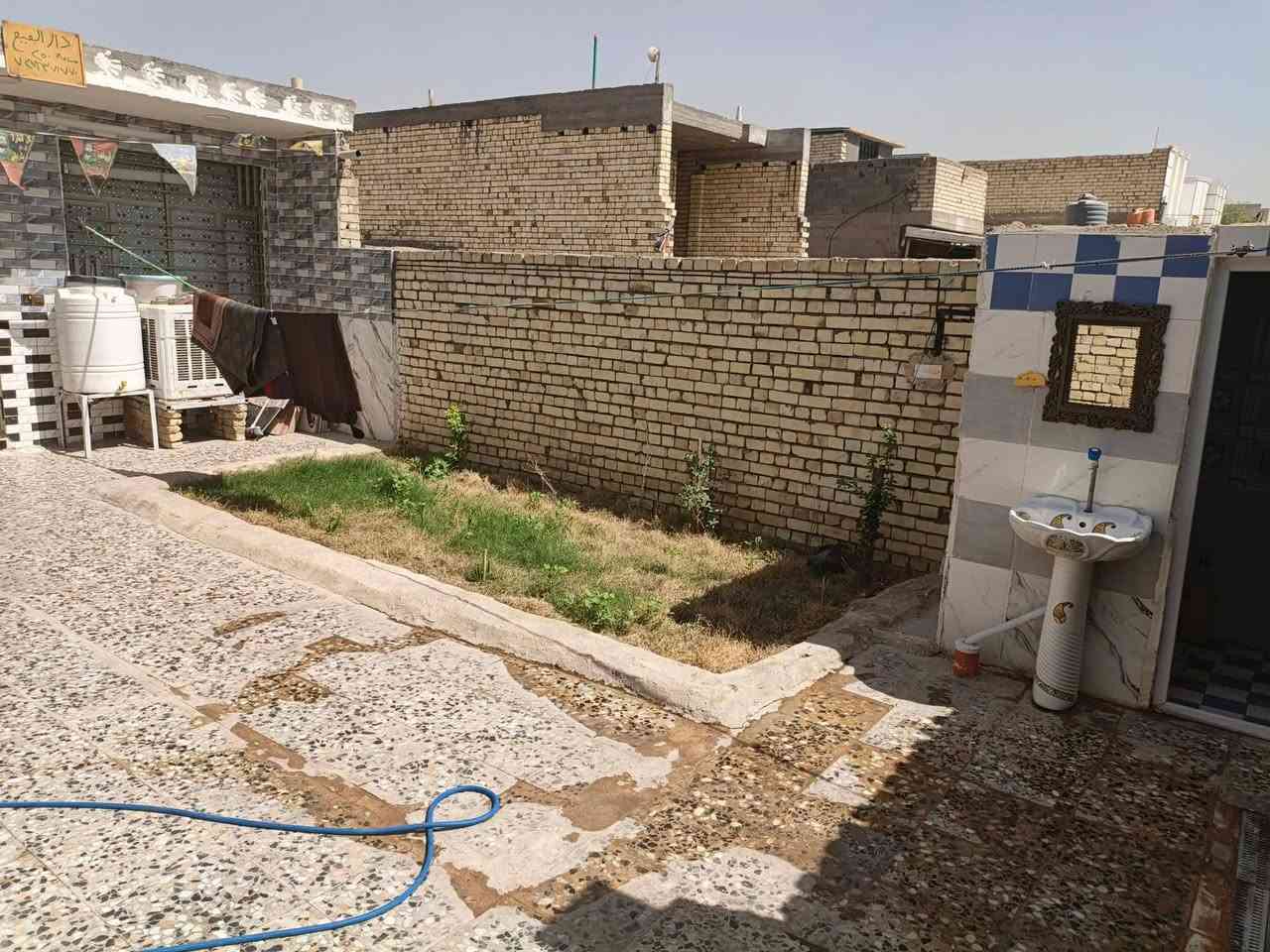 ‏بيت بالحميدية للبيع مساحة 260م واجيه 7ونص ونزال 35 مربع غرفتين واستقبال وحولي مطبخ حوش جبير عرض شارع 50م مقابل سياج حاكم زاملي بناء جديد 2025 *********** / ***********
