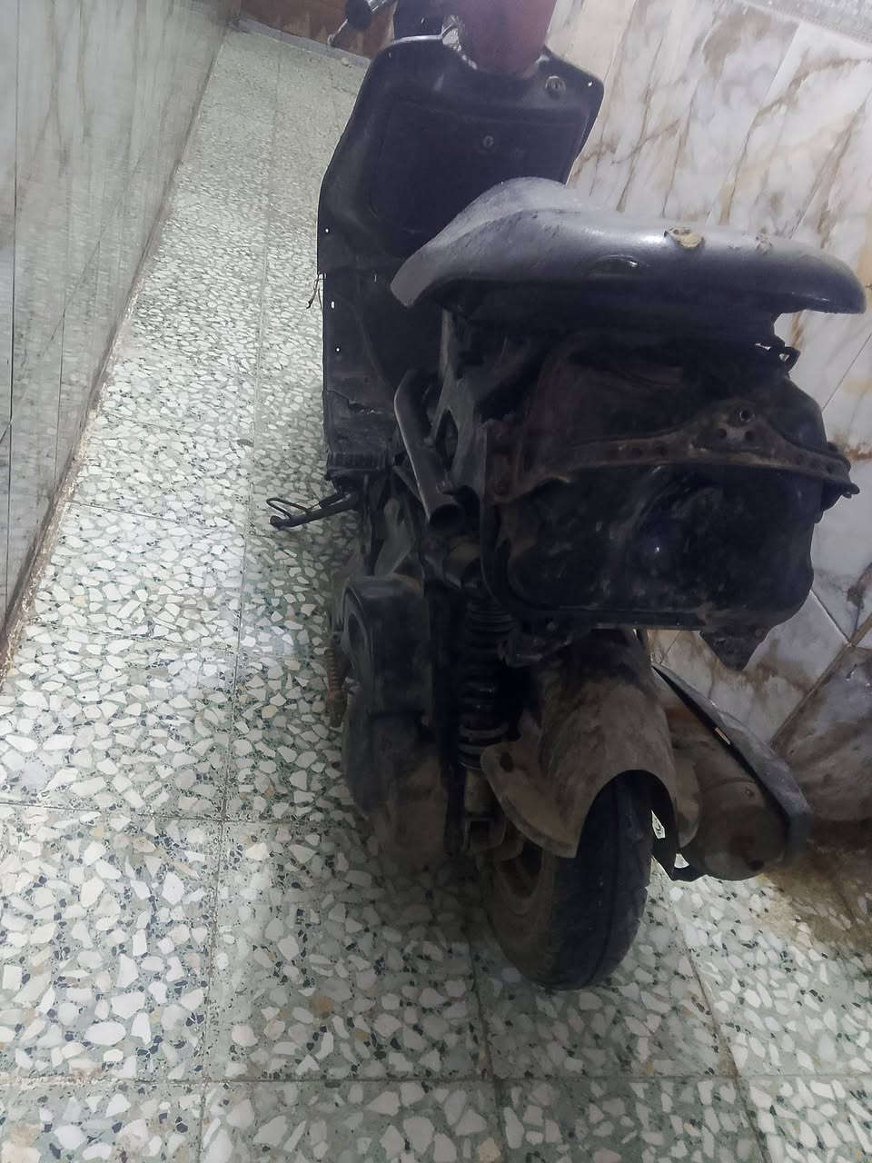 سلام عليكم اخوان للبيع قيم وخذ طافية مطرت عليه وطفت فجئة ماعرف شبيه كوم حديد مكينة قبل فترة تجفيت جديد زوج تاير جدد مكاني بغداد وهاذة رقمي ***********
