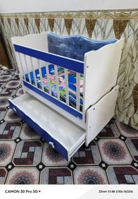 سرير طفل • مستخدم شوية • بغداد