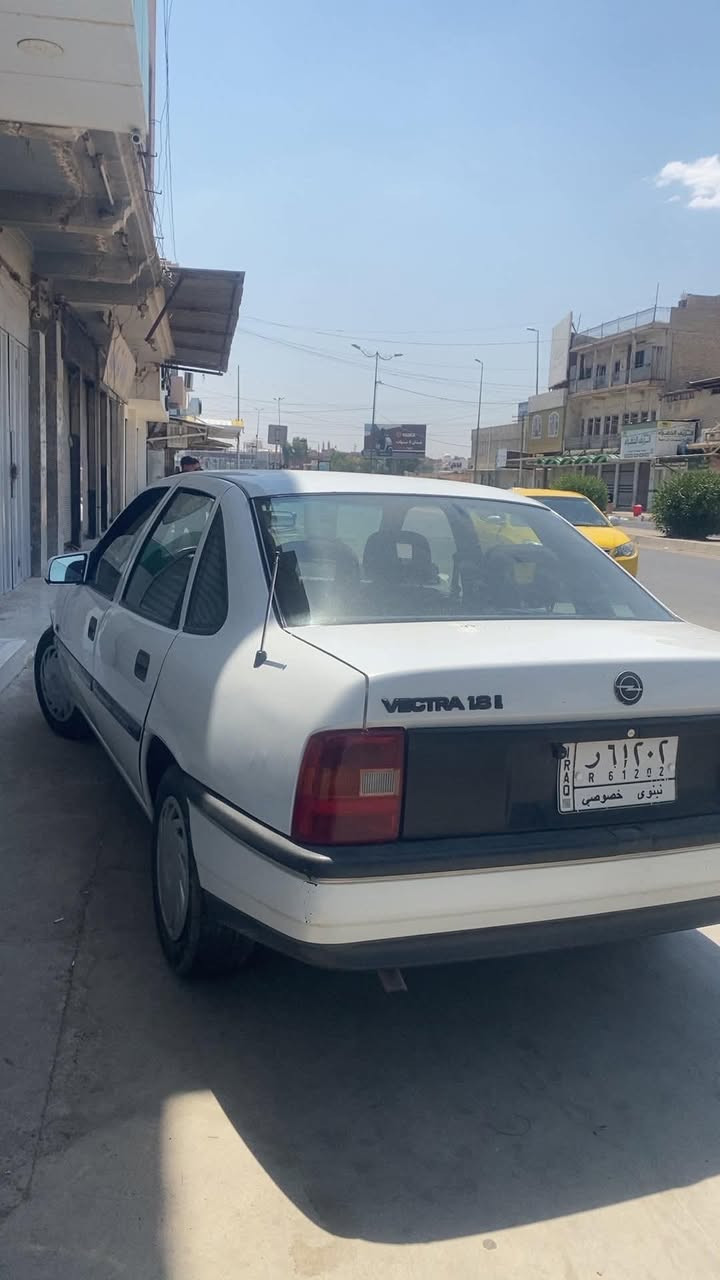اوبل فكترا 90 حجم 18 صندوك مو جنطة CD
سيارة نضيفة حييل باسمي سنوية عظم كير ومحرك شرط 
بيها بارد شبر براس الجاملغ الامامي وبيها داير واحد مصلح الباقي شرط لامسستم ولا مصبوغ كله بلادي
مكاني حي المثنى 
سعرها 55 الشراي يتصل
***********

