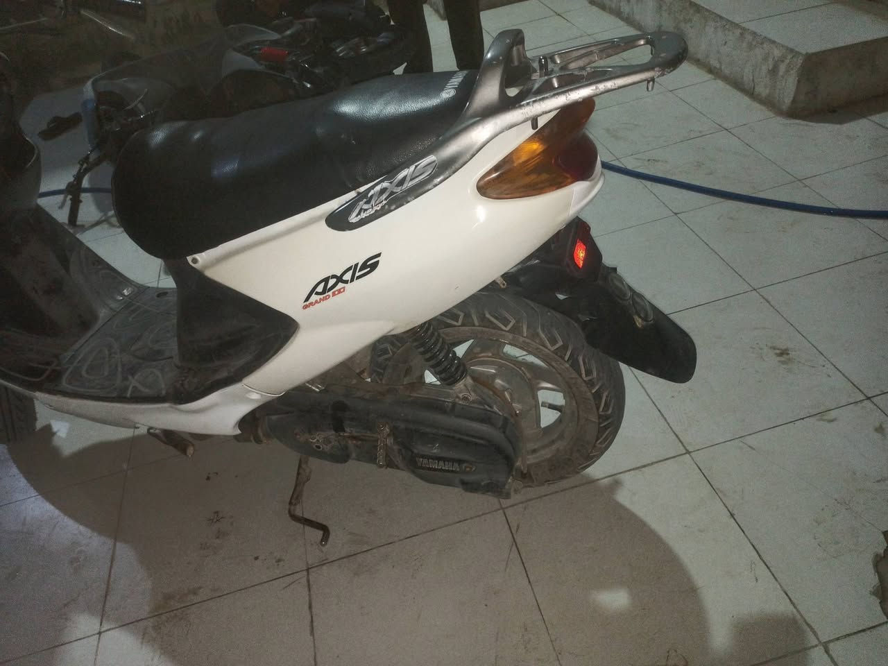 السلام عليكم 
دراجه اكزز 
سرعه 120مو 100 
مفتوحه فقط بوشه 
اشاير ولايت وبك لايت وهورن ودبلات كلشي شغال 
تاخذه ربع ماتذب عليها 
شرط شلعه ومعدل 
تواير جدد 
ما ناقصه اي شي شغل واطلع وين ماتريد
بيع او مراوس حسب القناعه
السعر 450وبيها مجال والشراي يتدلل
مكاني ناصريه مركز 

للتوصل خاص 
او علق واني اراسلك


**إذا كنت صاحب هذا الإعلان وتريد حذفه لأي سبب، رجاءا أرسل رسالة إلى الدعم الفني**