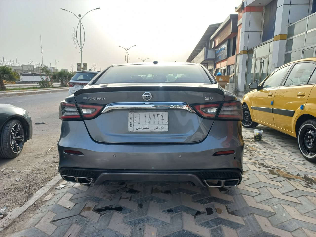 نيسان ميكسما 2020 sv نص فول سيارة جديدة ونظيفة ماشيه 77 
باسمي تحويل ثاني يوم ، سيارة ما نقصها برغي 
ببيها بنيد وجاملغ من امريكا وبالعراق انضرب عند  الجاملغ والباب جهة اليسار وبدلتهم 
117 وبيها مجال 
***********
مكاني ناصريه
