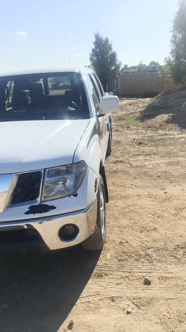 السلام عليكم نيفاره 2010 مكفوله كفاله عامه رقم اربيل تخم تاير جديد تدفئه تبريد كله  شغال اتريد وكاله اتريد تحويل كير مكينه خير من الله كير عادي السياره جديده كلش 90 وبيه مجال مكانه حله قرب جسر نادر ***********
