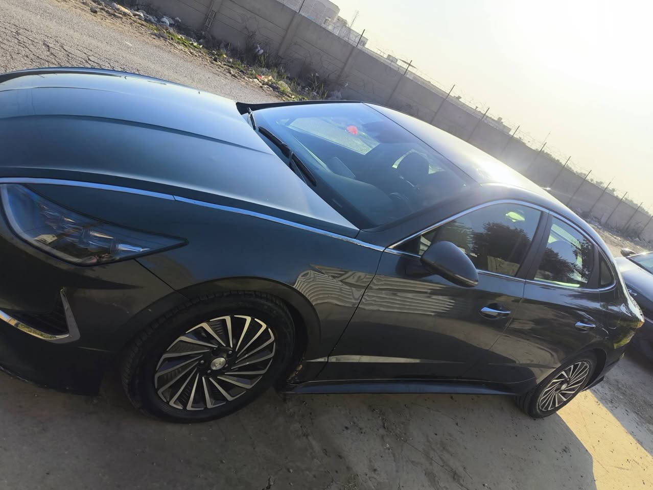 سوناتا هايبرد 2023 وارد امريكي
محرك 2000

ماشية 35 الف ميل 
سنوية جديدة  

حادثه دعاميه وبارد بالباب موضح بالصورة 
 

مكان السياره بغداد
 
مواصفات :::

تشغيل عن بعد
تحديد مسار 
رادارات مانع تصادم اماميه خلفيه 
اشارات بالمري 
تنبيه عند الاقتراب 
محدد سرعه  
هاندبريك كهربائي دكمه 
بصمة ابواب 
بصمة تشغيل
فول تحكم ستيرن 
٤ وضعيات قيادة ( سمارت \ سبورت \ ايكو \ كوستم) 
سماعات Bose 
شاحن لاسلكي ( wireless) 
قيادة ذاتية 
جامات امامية اوتو 
قطعتين تبريد 
تبريد منفصل 
كشنات مخمل بلادي 
انارة لد نهاري 
زنون بلادي
ماسحات الجامة الاماميه اوتو 
……………
السعر 185 قفل 
مكاني بغداد للاستفسار 

***********
