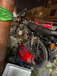 دراجه كوم حديد دراجه مكينتهه تخبل لا مجفته ولا مفتوحه ولا بيهه شي كفال...