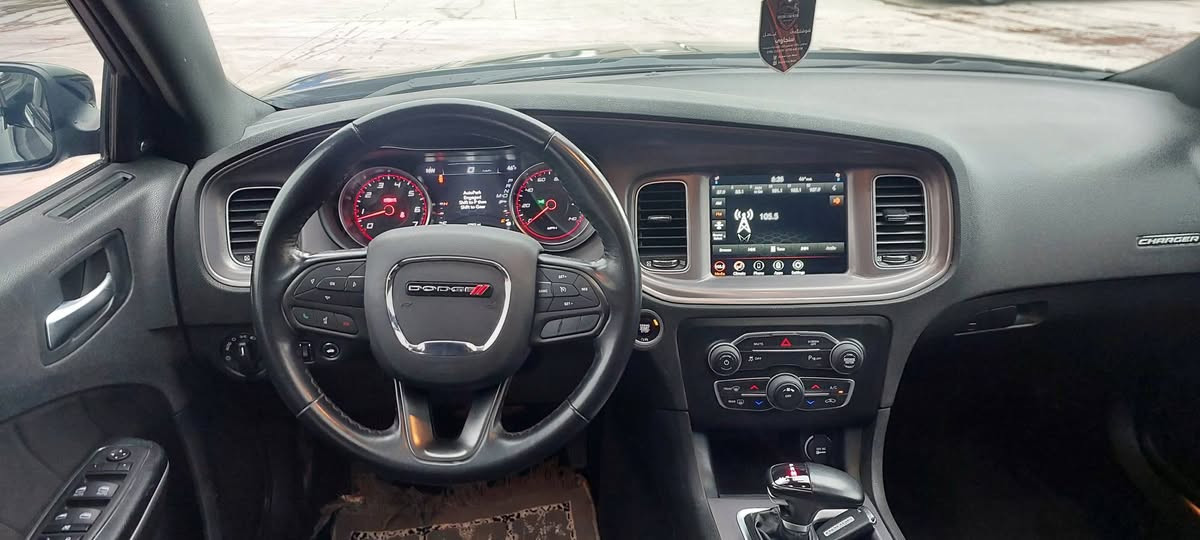 دۆچ چارچەر
رەشی قەترانی 
مودێل 2023
مواسەفات فوول
بەسمە 
شەغال 
سیلاد 
کۆشن هیتەر 
شاشەگەوره 
بێ بۆیاغ 
تەنها یەک بست PDR 
ئێرباگ سیستەم 
سعری 255 وەرەقە 
دوومانگ کاتی 
شووێن هەولێر 
***********
*********** أربيل, العراق
