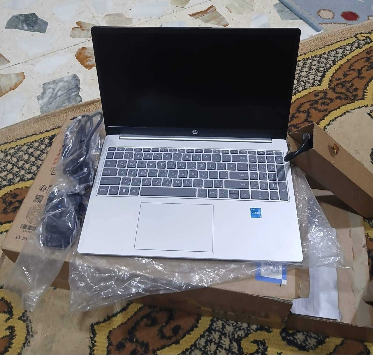 📌 الموديل: HP 15-fd0021nx المكان الرميثه
⚙️ المواصفات:
معالج Intel Core i3-1315U (الجيل الـ13)

رام 4GB DDR4

قرص صلب SSD بسعة 256GB

شاشة 15.6 بوصة IPS LED بدقة عالية وسطوع 250 شمعة

ويندوز 11 اصلية 

🔋 بطارية 3 خلايا بقوة 41 واط
📦 الجهاز جديد لم يُستخدم،  بالكرتونة الأصلية
📞 للتواصل: ***********
